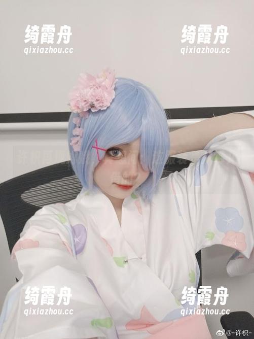 许枳再现嫦娥，真想问：这服装是从哪儿借的？