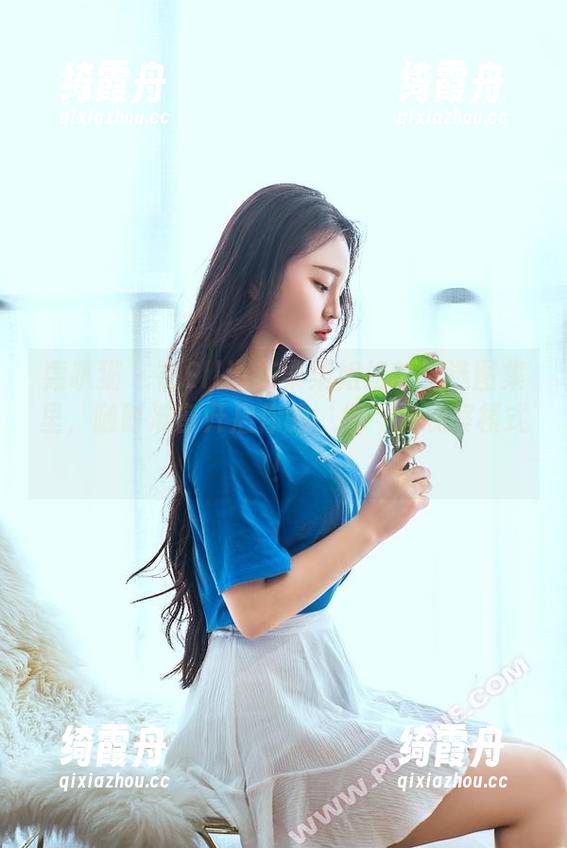 轰趴猫-Ellie艾栗栗 轰趴猫 - 在Ellie艾栗栗姐姐的精选图集里,随时准备开启你的‘姐’式观察模式!